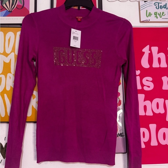 NEW Guess Women’s Sweater M | Fuchsia Logo Pullover | Minor Flaw | Retails $50 - Picture 1 of 4